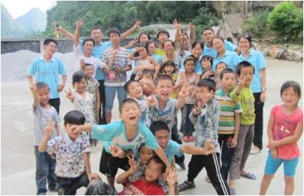 ��h������W(xu��)���������Єӡ��F(tu��n)�֧�̵��c�ǏV���ό����Rɽ�h��կ�l(xi��ng)¡��С�W(xu��)��7��18��������?y��u)麢�ӂ��e�k��Ȥζ�\�ӕ�������������K������^��������������Ŀ������ʮ�֟������\�ӕ���Ļ��֧����c���ӂ��_�ĺ�Ӱ��