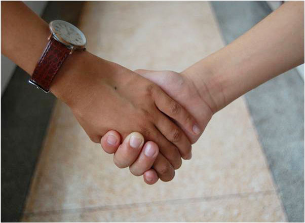 7��19�������ݾ���վһ������С�ҵ��к�Ҫ�x�_�ˣ��ѹ�ͬ��̎ʮ����ĺ��ӂ��͡�������꠆T��ʮ�ֲ������D��С�Һ�꠆T�o�յ��p����һ��꠆T����ӛ���������҂��֠����֣����B��������