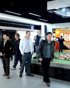 晉江城市展館　　晉江城市展館大樓位于世紀大道西側(cè)，于2004年12月動工建設(shè)，地上四層、地下一層，總建筑面積為18645平方米，項目總投資為7500萬元。