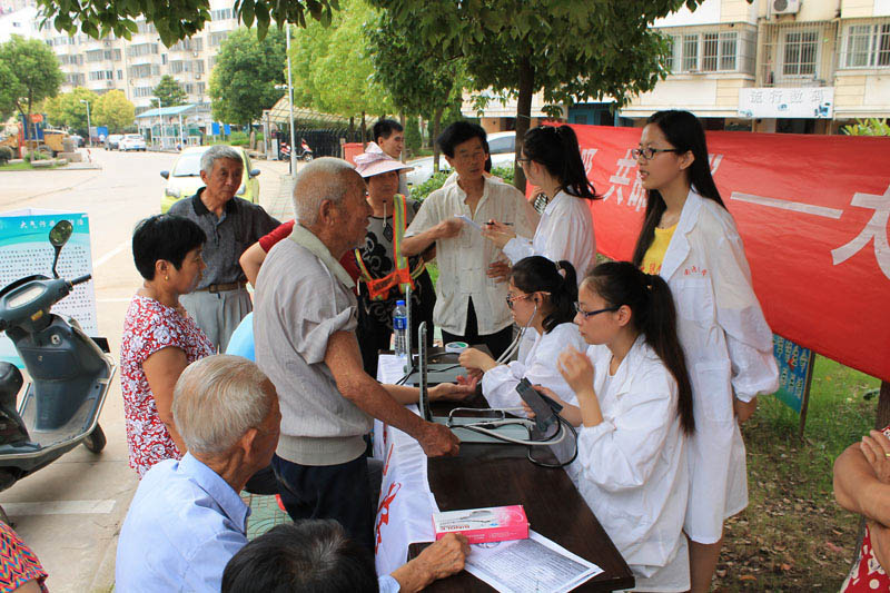 �F(tu��n)�(du��)�ɆT���M(f��i)����^(q��)����y(c��)��Ѫ�����ܵ����񂃵�ٝ�p������ϣ�����Զ��һЩ�@�ӵĻ��(d��ng)��