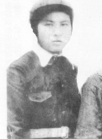 �������1920��10 �������F��ʡ���x�h����1938����������c�M��ͬ�W(xu��)���Ӱ��M���Ї�������܊����W(xu��)�W(xu��)��(x��)�����I(y��)�󱻷ֵ�����2��У���l(w��i)�B��(d��ng)�ĕ������g��s�ؼ����Ї����a(ch��n)�h��1943��4��5 �����ձ��ۇ����x�����|�������ո���(j��)���M�С���ʎ�����������е���������D(zhu��n)��;���⵽��܊�ķ�������������ħ������Ѻ;�������v����������(f��)��ץס���̱ƹ���������ؑ����, �]����¶������������߳�ŭ����܊�������ؚ��ᚢ����