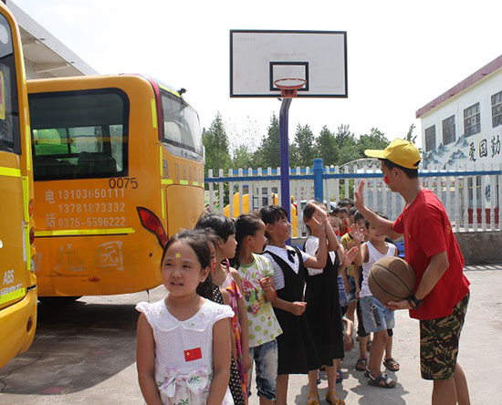 ���Ϲ��I(y��)��W(xu��)��(j��ng)��(j��)�Q(m��o)�׌W(xu��)Ժ����ϵ�P�h�������ж����������(hu��)��(sh��)�`�(du��)������ʡƽ�ɽ���P�hѦ���(zh��n)���Ӝϴ���ӢС�W(xu��)�_(k��i)չ֧�̻��(d��ng)���e�k��ӢС�W(xu��)��һ��Ȥζ�\(y��n)��(d��ng)��(hu��)��׌�W(xu��)���w��(hu��)�W��ƥ�˾������D��־Ը�߽o�W(xu��)���ĄŃ����͡�