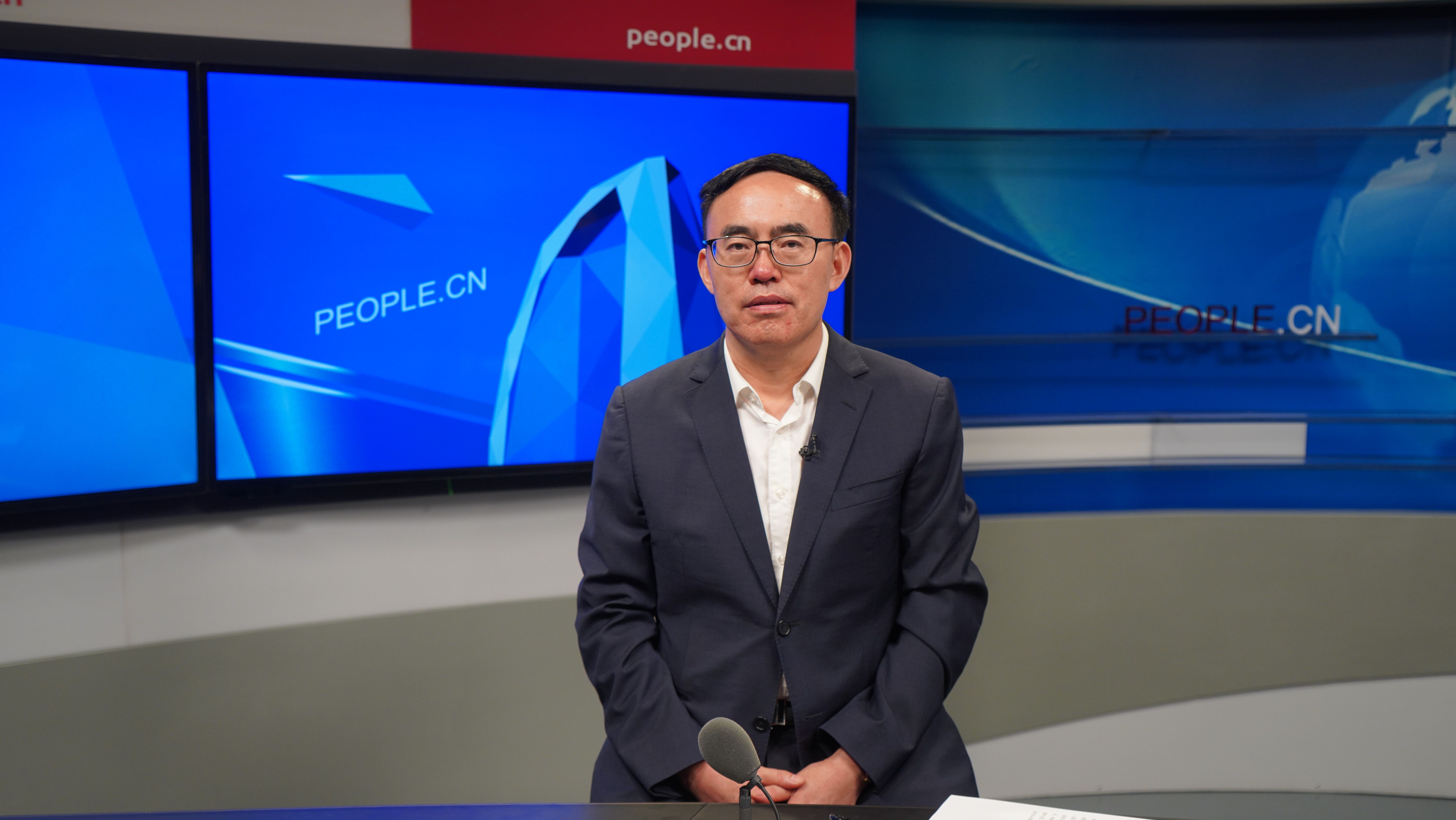 中國科學(xué)院院士、北京大學(xué)第六醫(yī)院院長陸林做客人民網(wǎng)。實習(xí)生趙晉杰攝