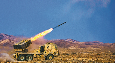 新疆軍區(qū)某團開展實彈射擊訓練