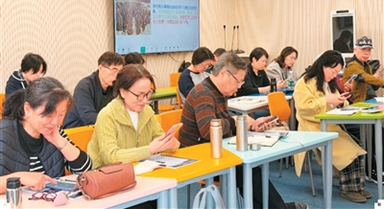 學(xué)AI，當(dāng)一名“年輕老人”