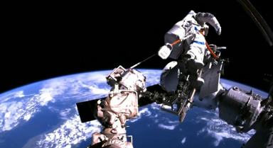 天宮視角看航天員出艙時太空美景